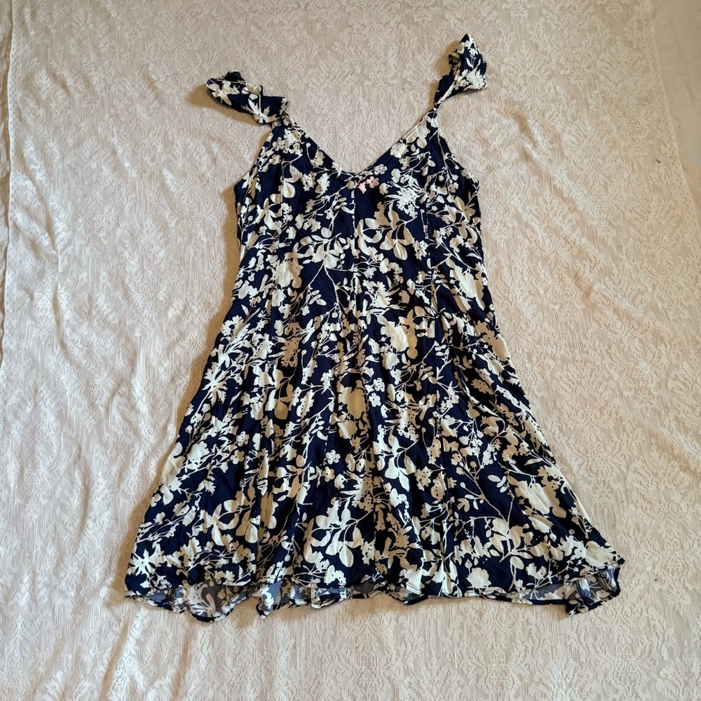 Maaji flutter sleeve flowy palm mini dress